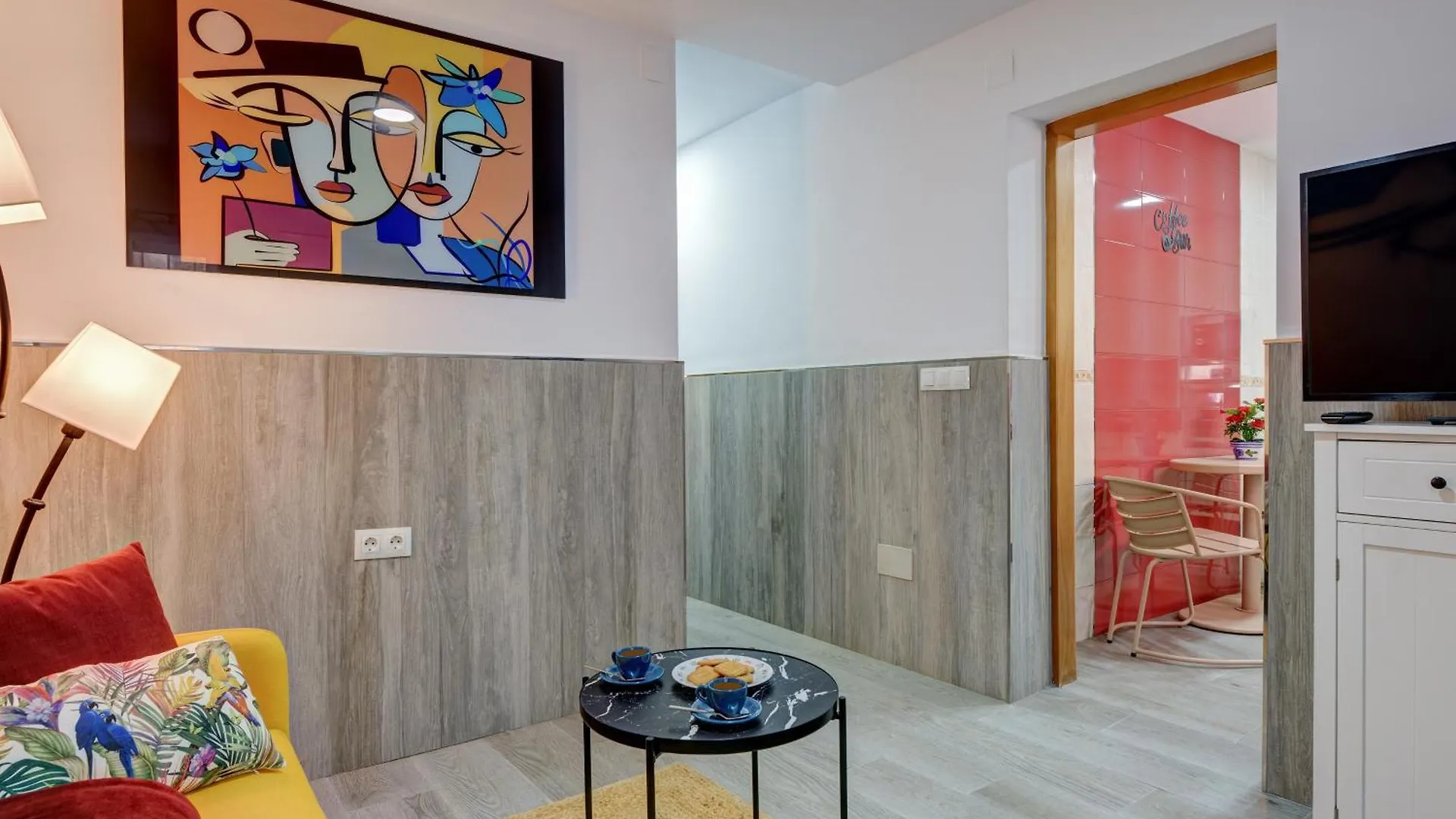 Andalusian Apartment By Seric, 15' Walking To The Beach Torremolinos