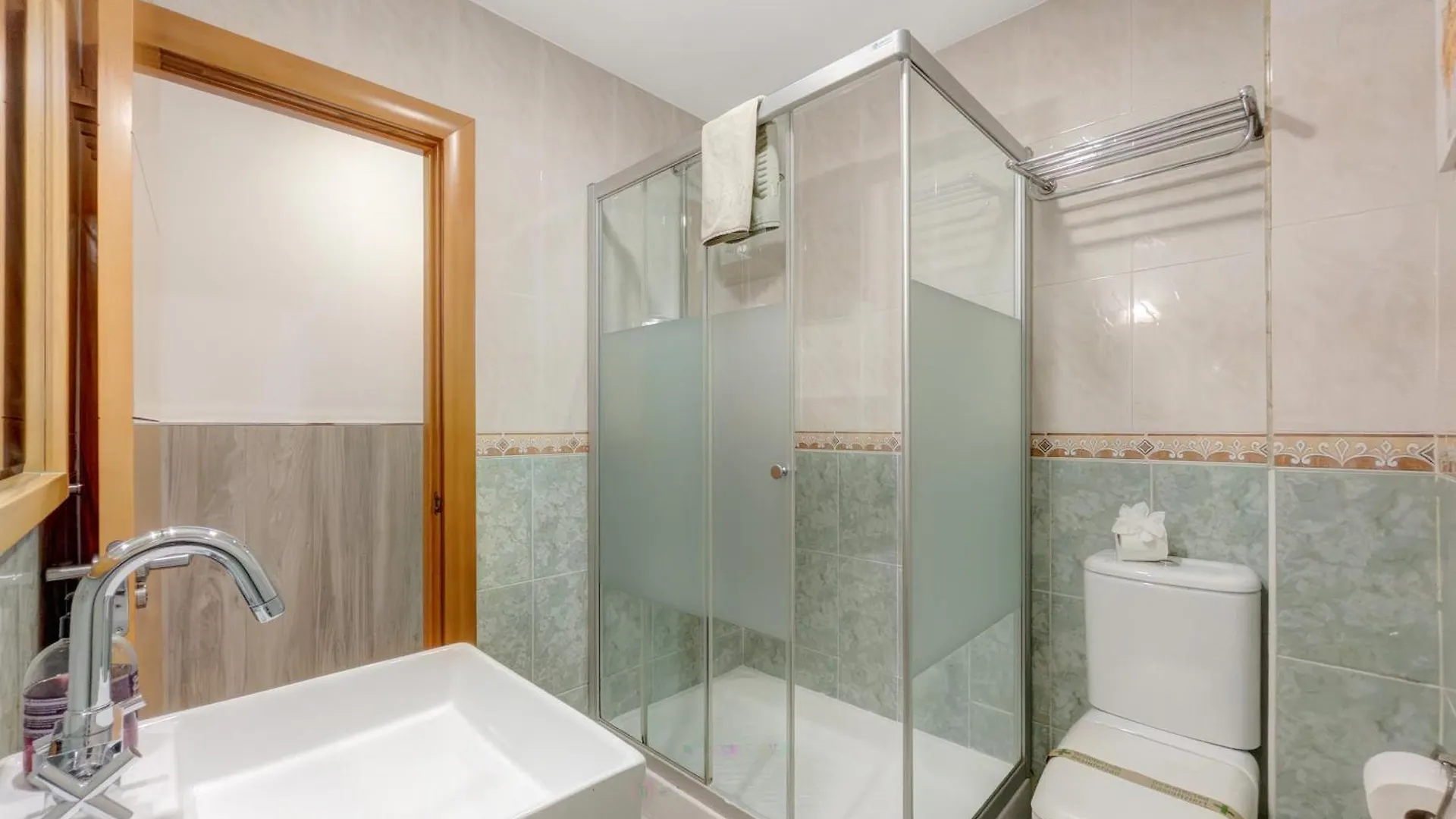 Andalusian Apartment By Seric, 15' Walking To The Beach Torremolinos
